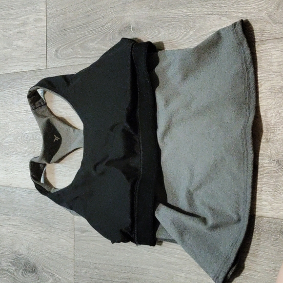 NWOT Old Navy Workout Top - Picture 4 of 5